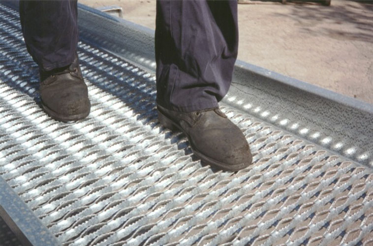 Diamond Grip Safety Grating Diamond Grip Safety Grating